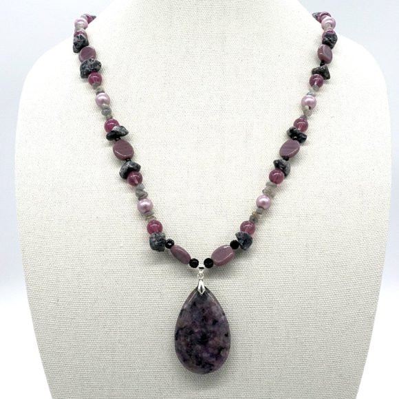 My Bead Emporium Jewelry - 🎉Host Pick🎉 Long necklace with beautiful shades of gray and purple stones.